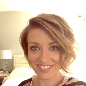 Meet your Posher, Holly